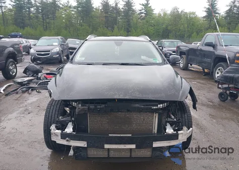 2018 Infiniti Qx30 Essential/Luxe/Luxury/Premium z USA, uszkodzony, nr VIN SJKCH5CR1JA042991